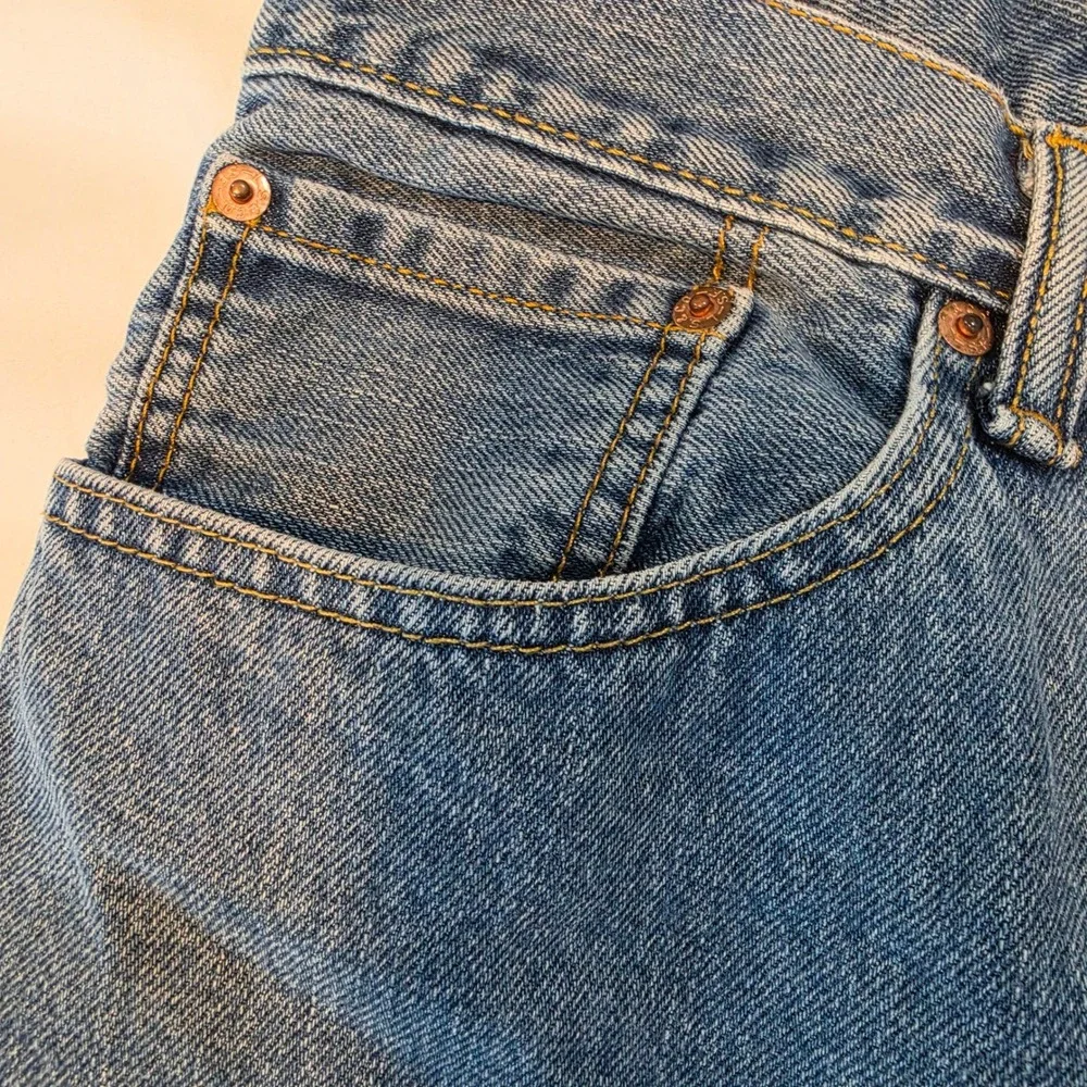 Levis 505 Straight Fit Jeans Mens 48x27 Blue Medium Wash Excellent Classic Denim